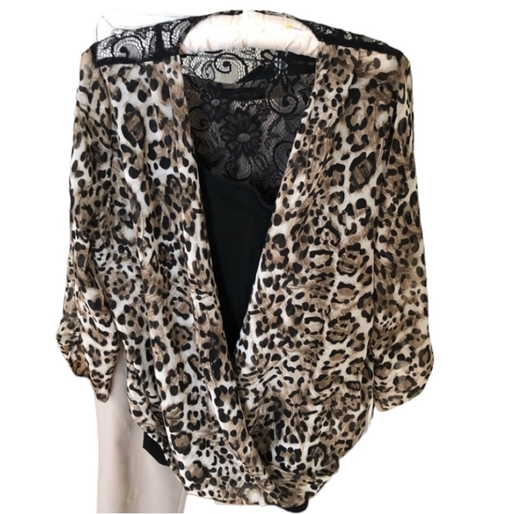 A.Byer size LG - XL leopard print faux wrap black lace back long sleeve NWT